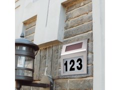 Solární světlo s číslem domu 8