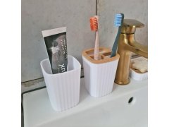 Bílá koupelnová sada s&nbsp;dřevěnými prvky - 4 ks 3