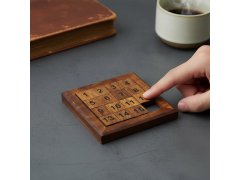 Dřevěný posuvný hlavolam s&nbsp;čísly 4