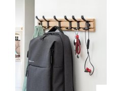 Dřevěný věšák s 5 kovovými háčky 50 cm 