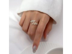 Elegantní prstýnek s&nbsp;nastavitelnou velikostí 13