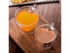 Skleněný hrnek s&nbsp;dvojitou stěnou - srdíčko 10