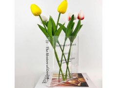 Váza ve tvaru knihy 1