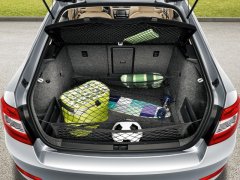 Záchytná síť do kufru auta - univerzální organizér 8