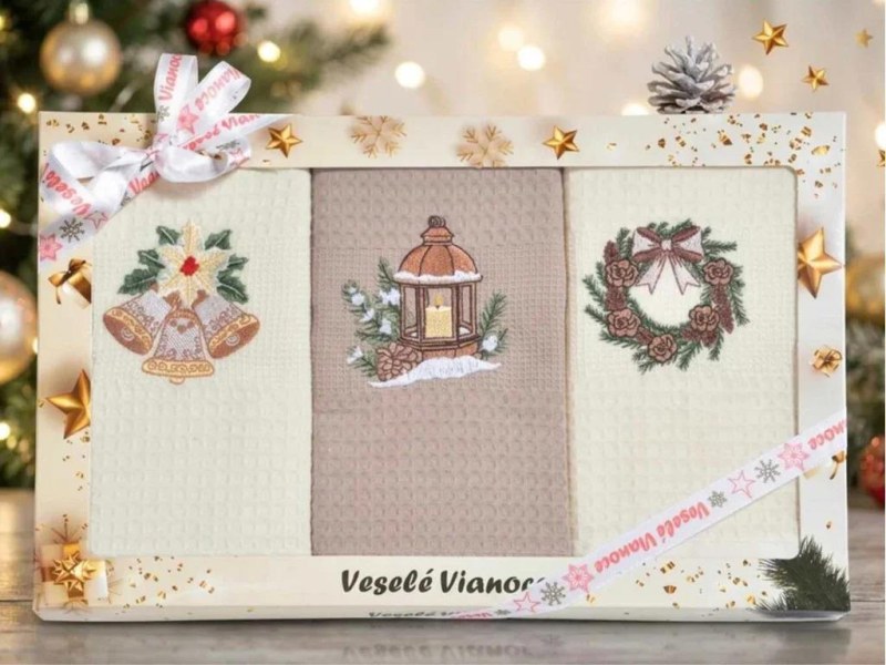 Vánoční dárková sada utěrek - Zvonečky, lucerna a&nbsp;věneček, 3 ks - Dárky.pro