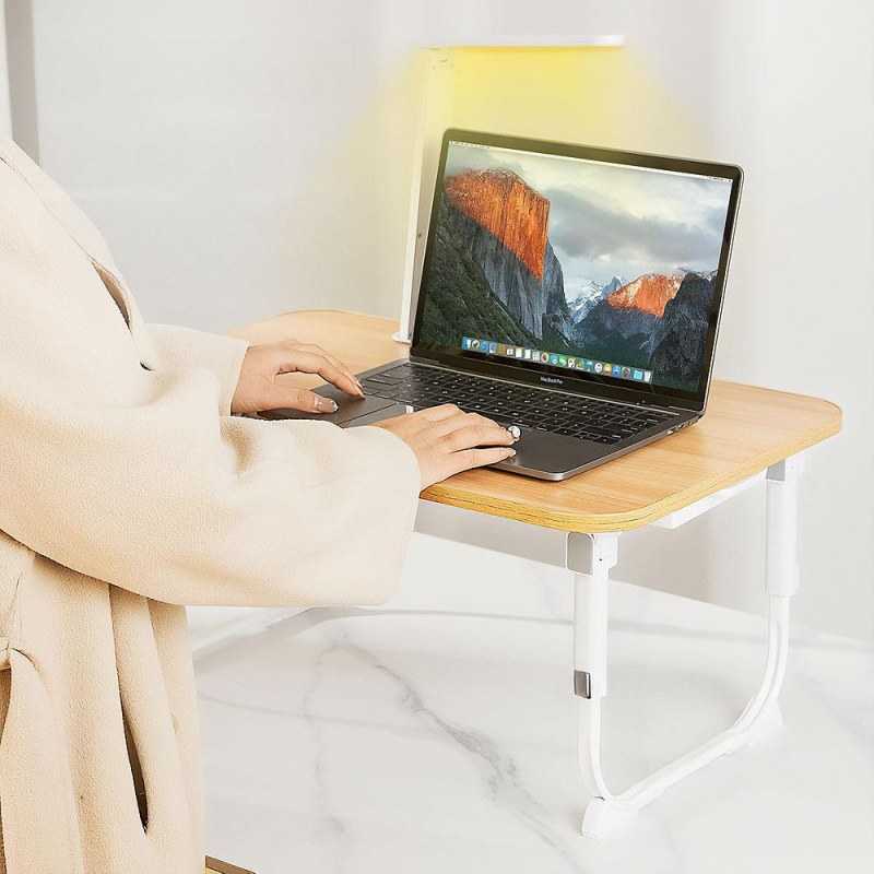 Výsuvný stolek na notebook s&nbsp;USB lampičkou - Dárky.pro